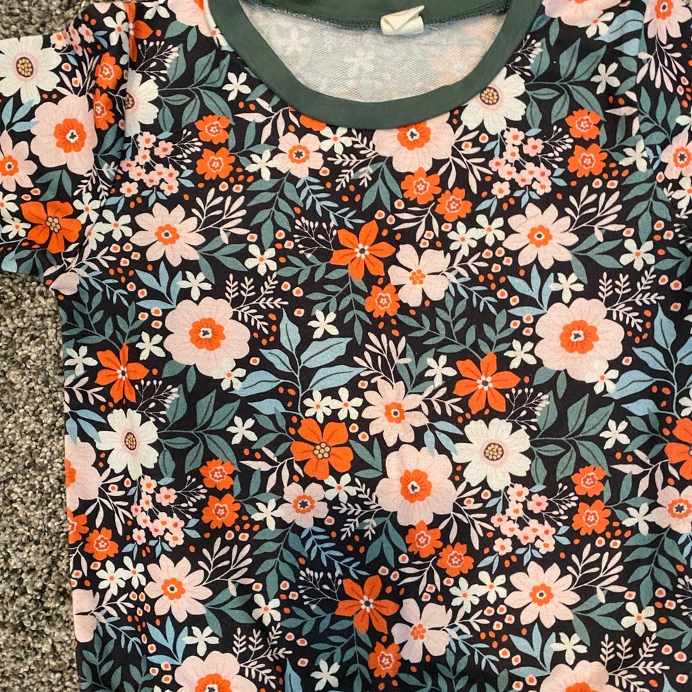 3T adorable floral set - Picture 2 of 2